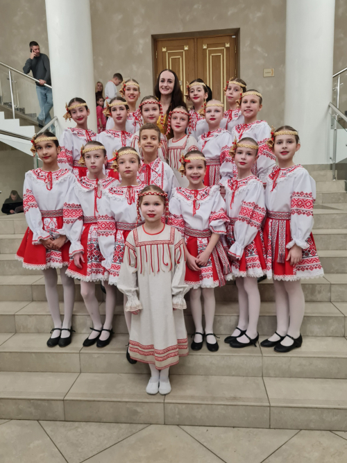 На Республиканском хореографическом конкурсе «Резонанс» в Минском городском Дворце культуры воспитанники средней группы детской студии ансамбля «Хорошки» заняли целых два призовых места